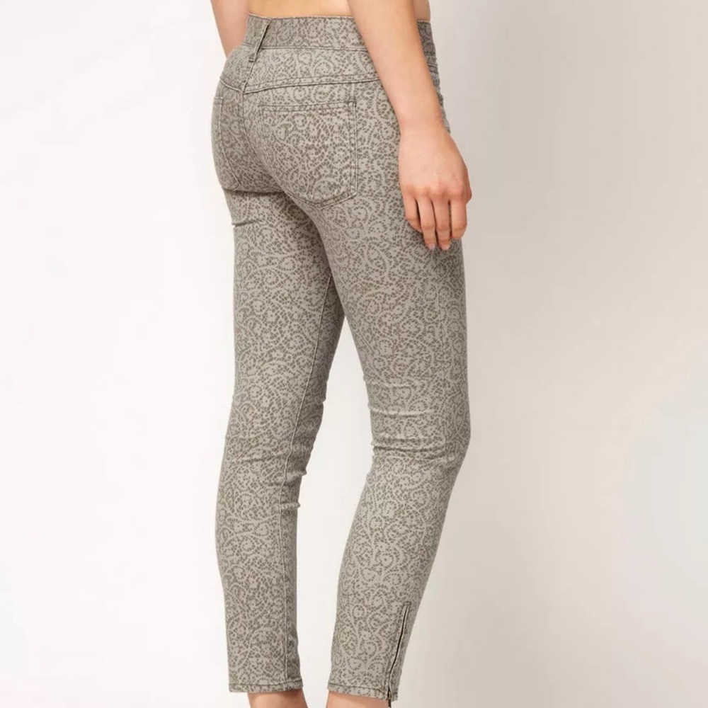 FREE PEOPLE GREY LACE  SKINNY JEANS W 26 ZIP ANKLE